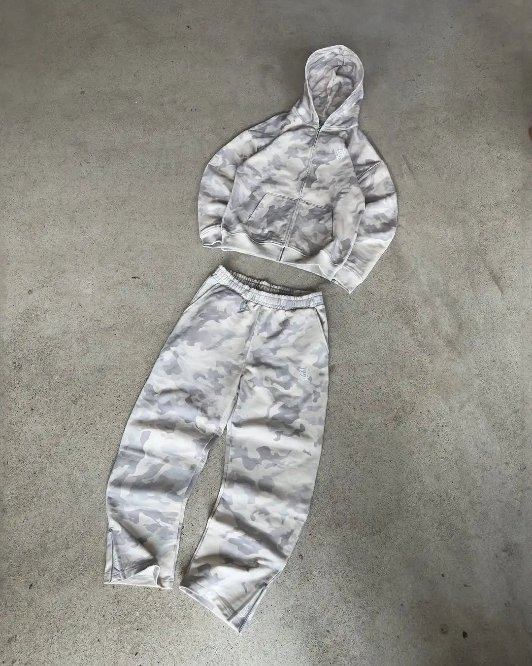 Conjunto chándal camuflaje Suvene